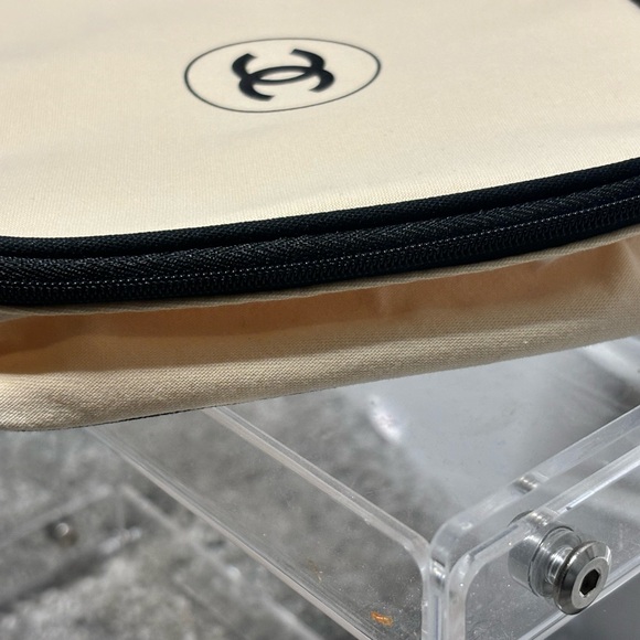 Chanel Beauty Makeup Bag/Pouch - Picture 3 of 8